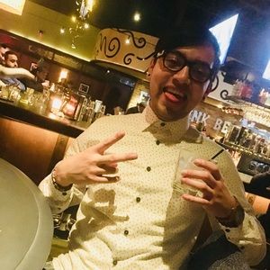 Meet your Posher, Christian